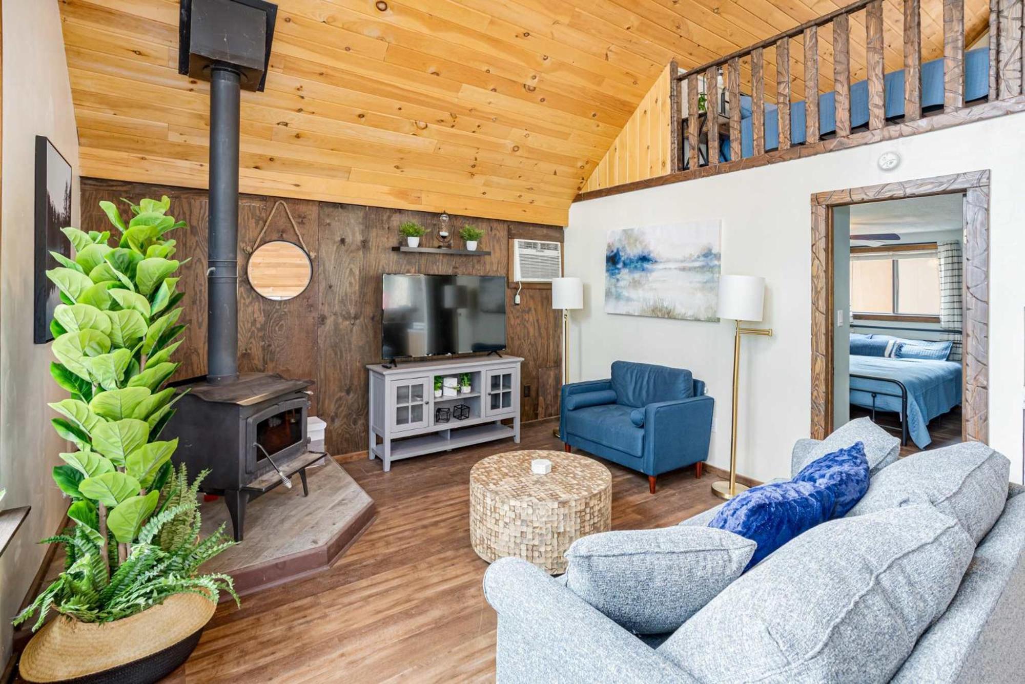 Quaint Loft Cabin W Hot Tub, Firepit, Deck & Grill Hedgesville Εξωτερικό φωτογραφία
